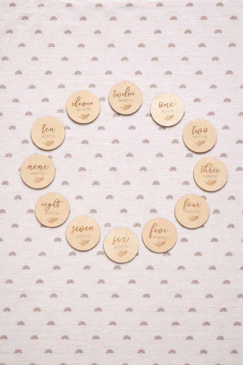 Wooden Baby Milestone Discs – 1–12 Months | Newborn Photo Props