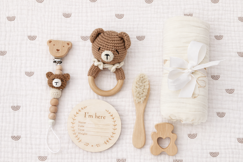 Newborn Baby Gift Box – Hello World Wooden Plaque Set