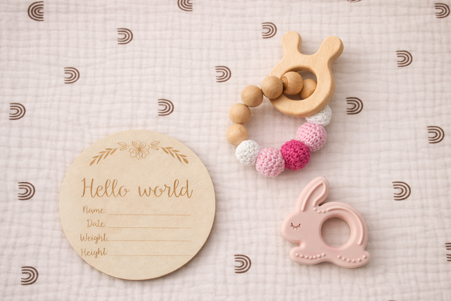 Newborn Baby Gift Box – Hello World Wooden Plaque Set